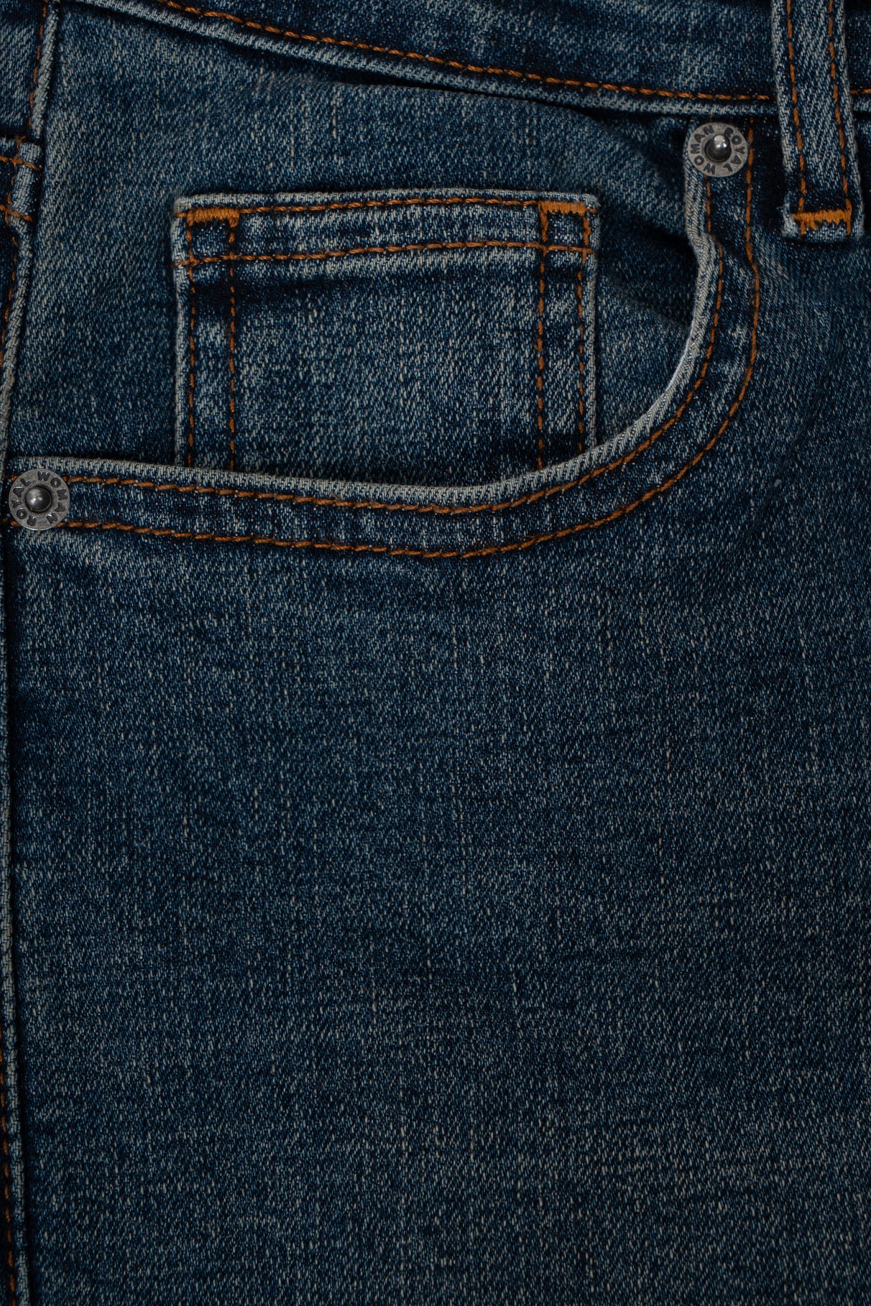 جیب شلوار جین راسته فیت (Straight Fit) آبی تیره کثیف شور