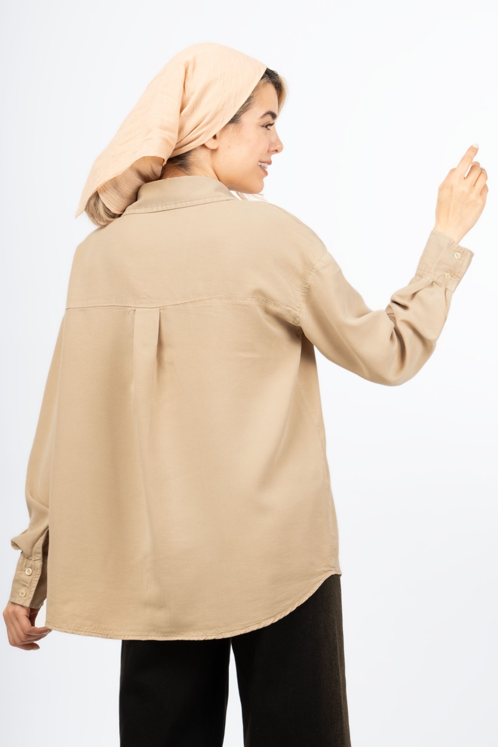 پشت شومیز سیلک کرم