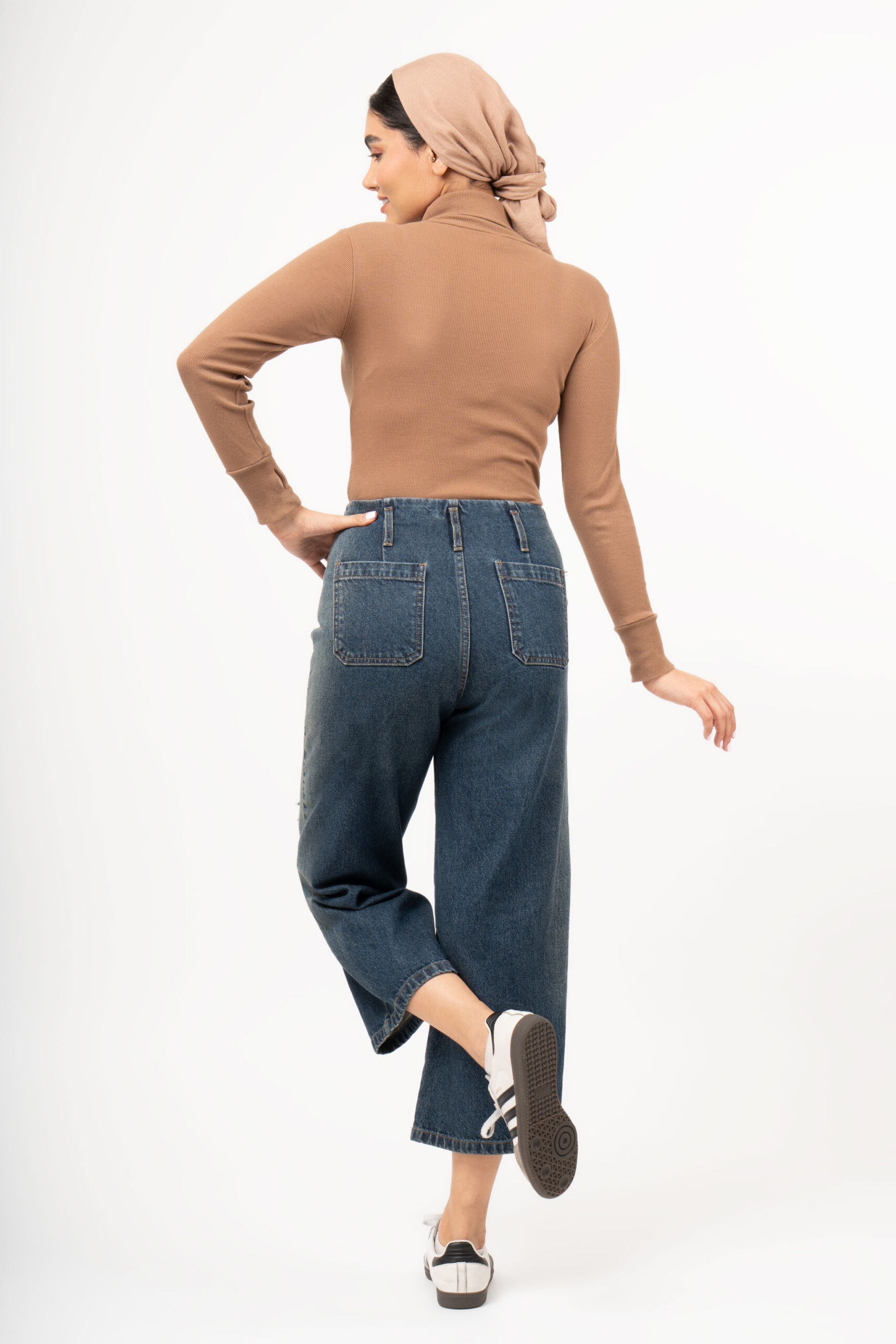 پشت شلوار جین واید لگ زاپ دار آبی تیره